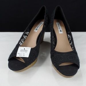 NWT American Eagle Black lace espadrilles size 11